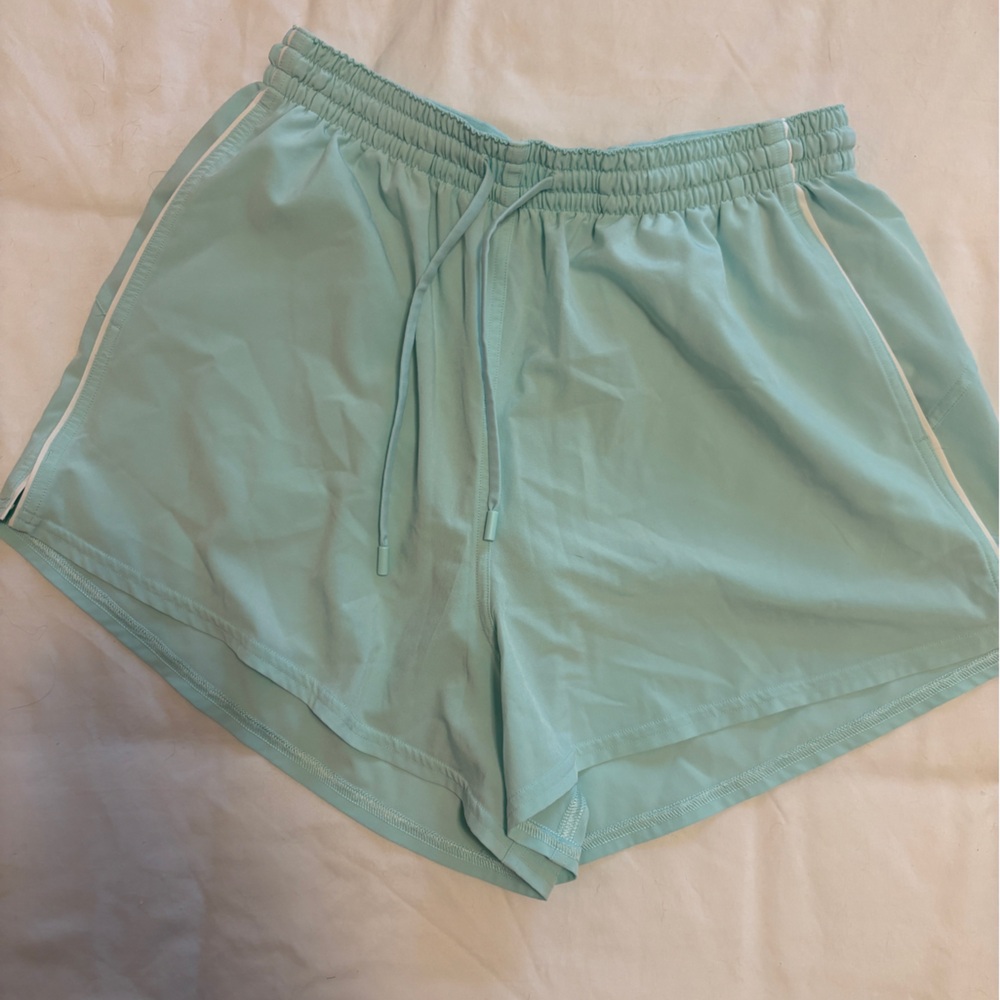 Lululemon Rival Court Short Size 6